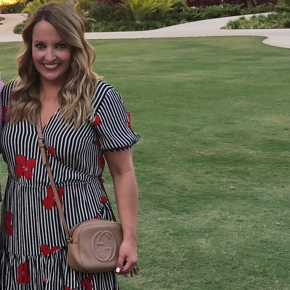 Meet your Posher, Amanda. - Picture 5 of 5